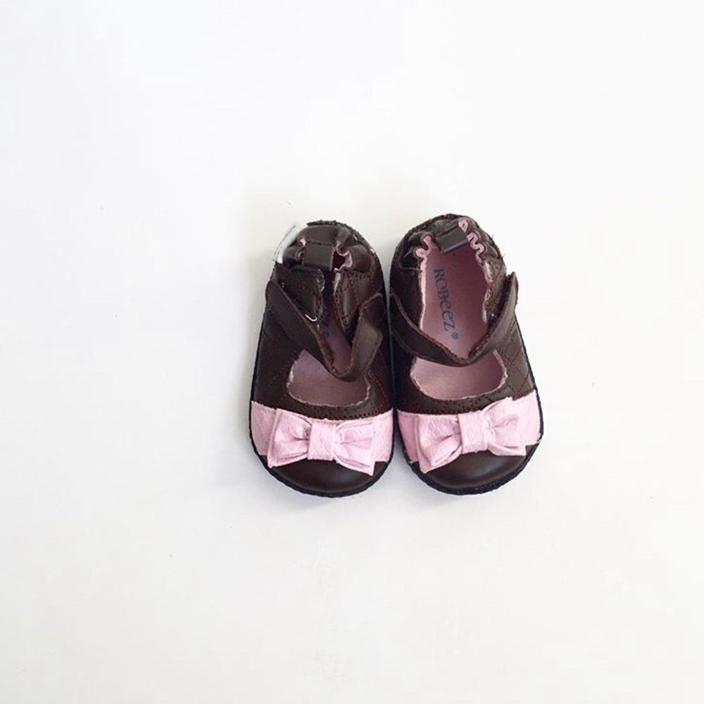 Robeez semi-hard bottom Mary Jane shoes EUC size 2